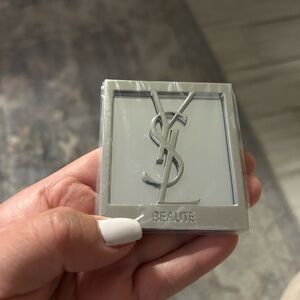 Yves Saint Laurent Beauté Compact Mirror - Silver